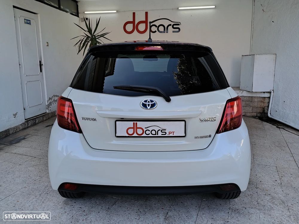 Toyota Yaris 1.5 HSD Comfort +P.Style+P.Techno — fotografia 25
