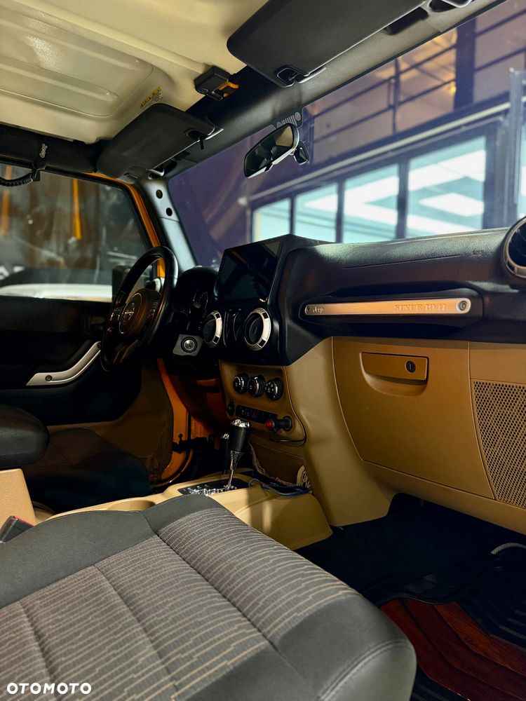 Jeep Wrangler 3.6 Sahara EU6 - 30