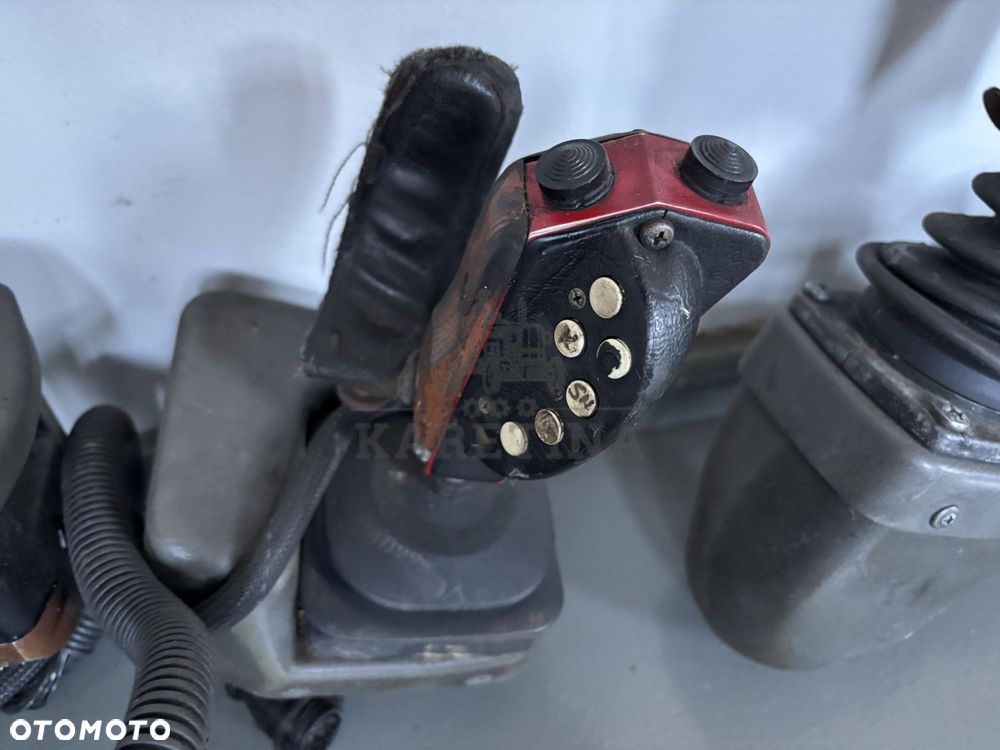 Valmet Harvester - joystick z podłokietnikiem - sterowanie - 4