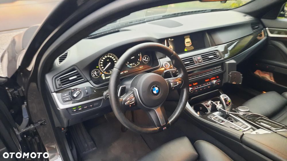 BMW Seria 5 530d xDrive - 6