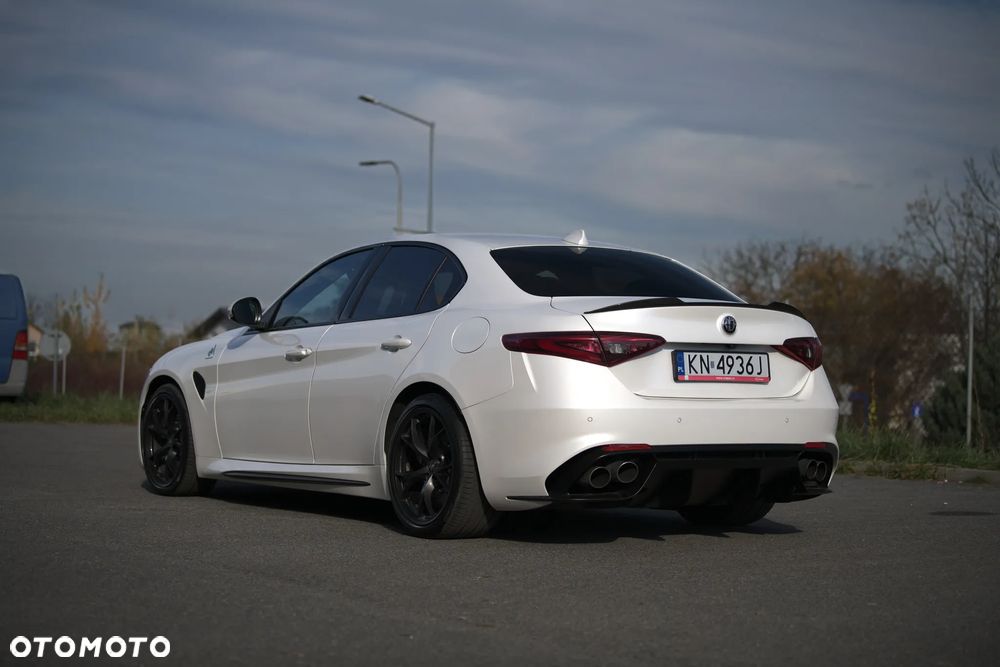 Alfa Romeo Giulia 2.9 Bi Turbo V6 Quadrifoglio - 3