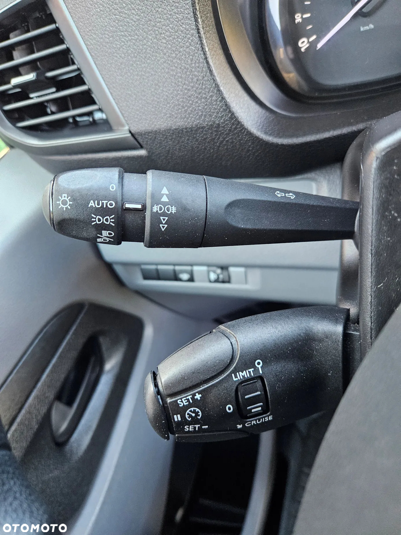 Opel VIVARO 2.0 150KM - 11