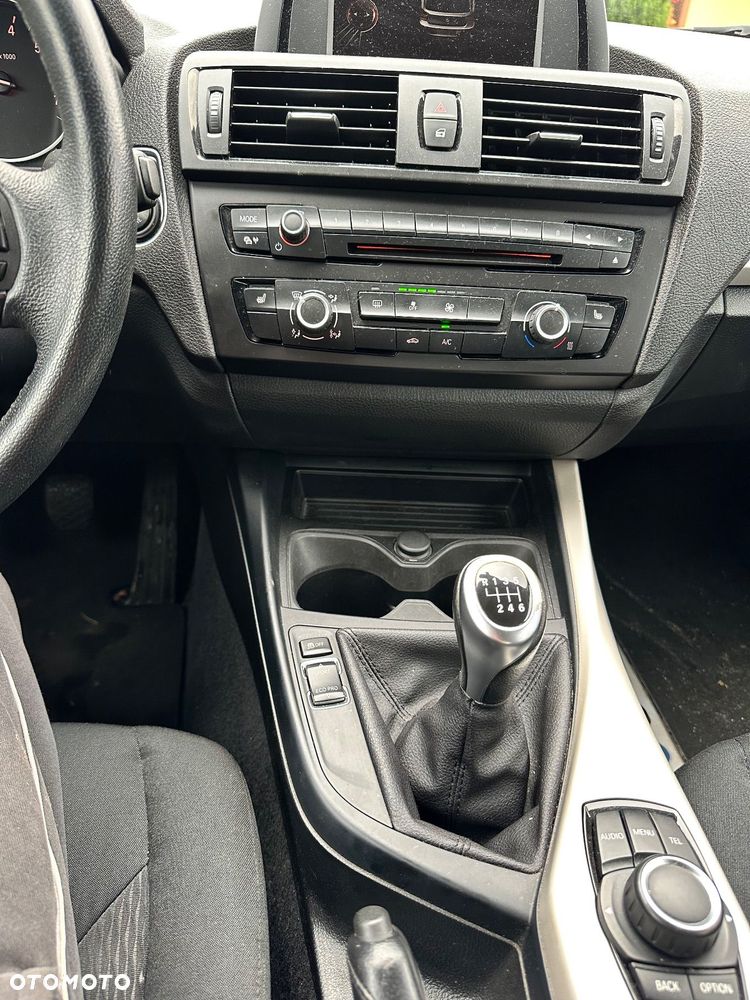BMW Seria 1 116i - 14