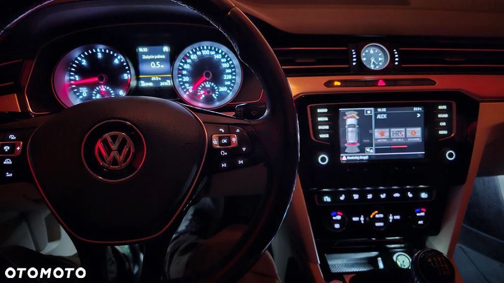 Volkswagen Passat 2.0 TDI BMT Highline - 15