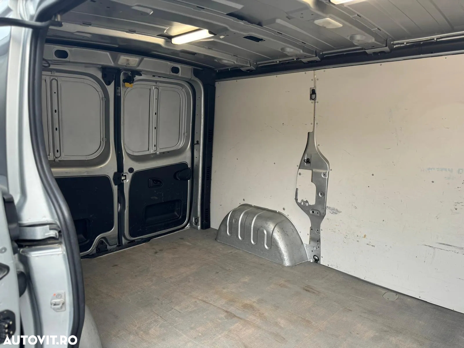 Opel Vivaro - 20