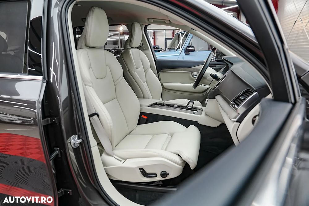 Volvo XC 90 B5 D AWD Plus Bright - 11