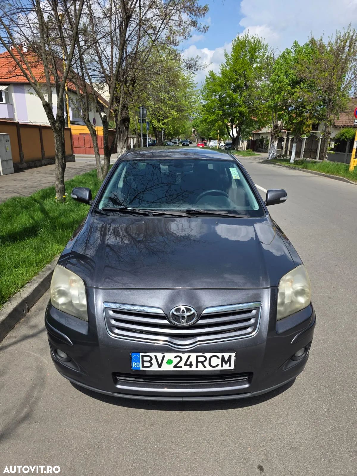 Toyota Avensis - 1