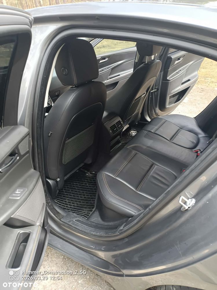 Jaguar XE E-Performance Prestige - 9