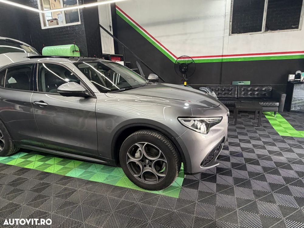 Alfa Romeo Stelvio - 1