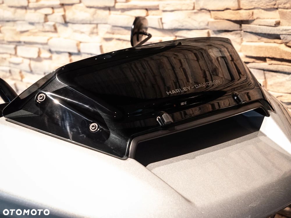 Harley-Davidson Touring Road Glide - 20
