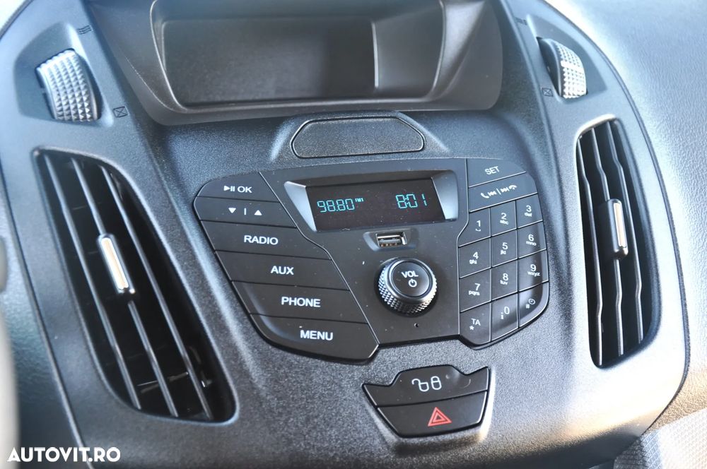 Ford Transit Connect L2H1 Van - 17