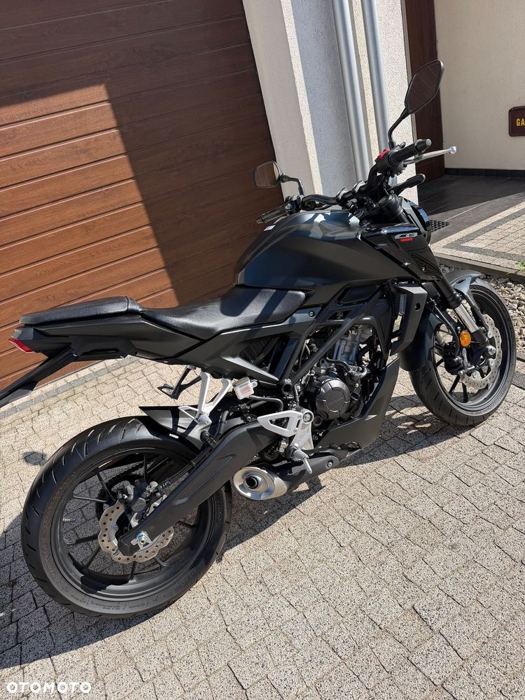 Honda CB - 11