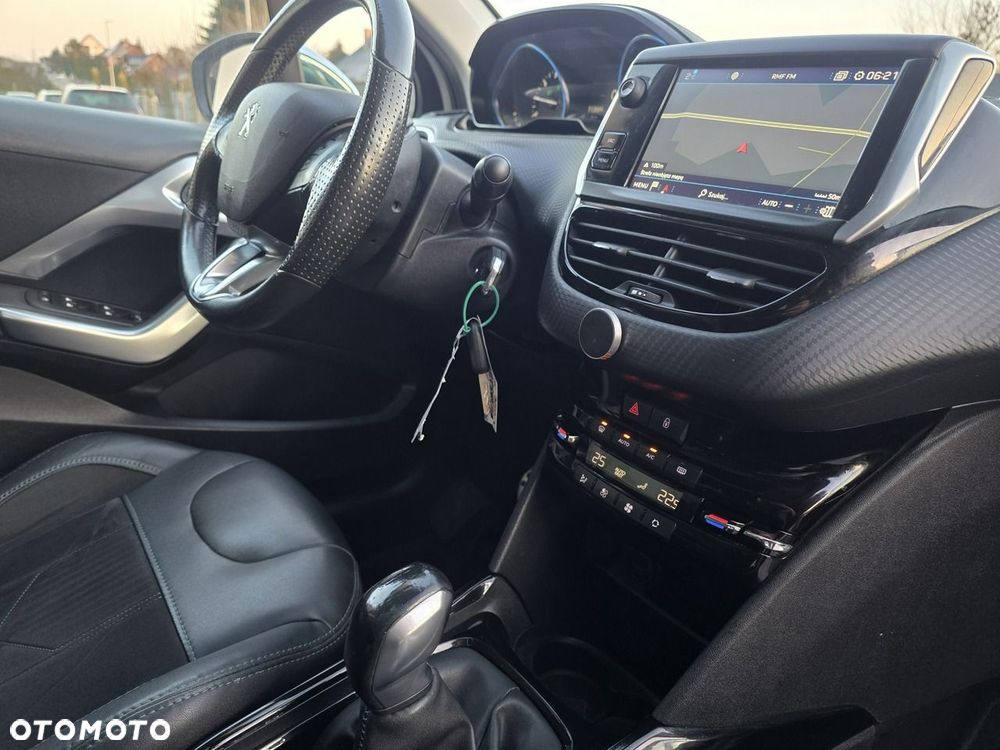 Peugeot 2008 1.2 Pure Tech Crossway S&S - 28
