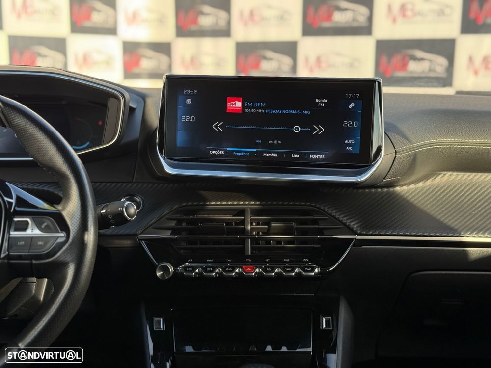 Peugeot 2008 1.2 PureTech GT Line - 31