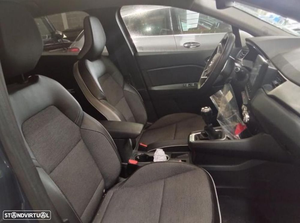 Renault Captur - 3