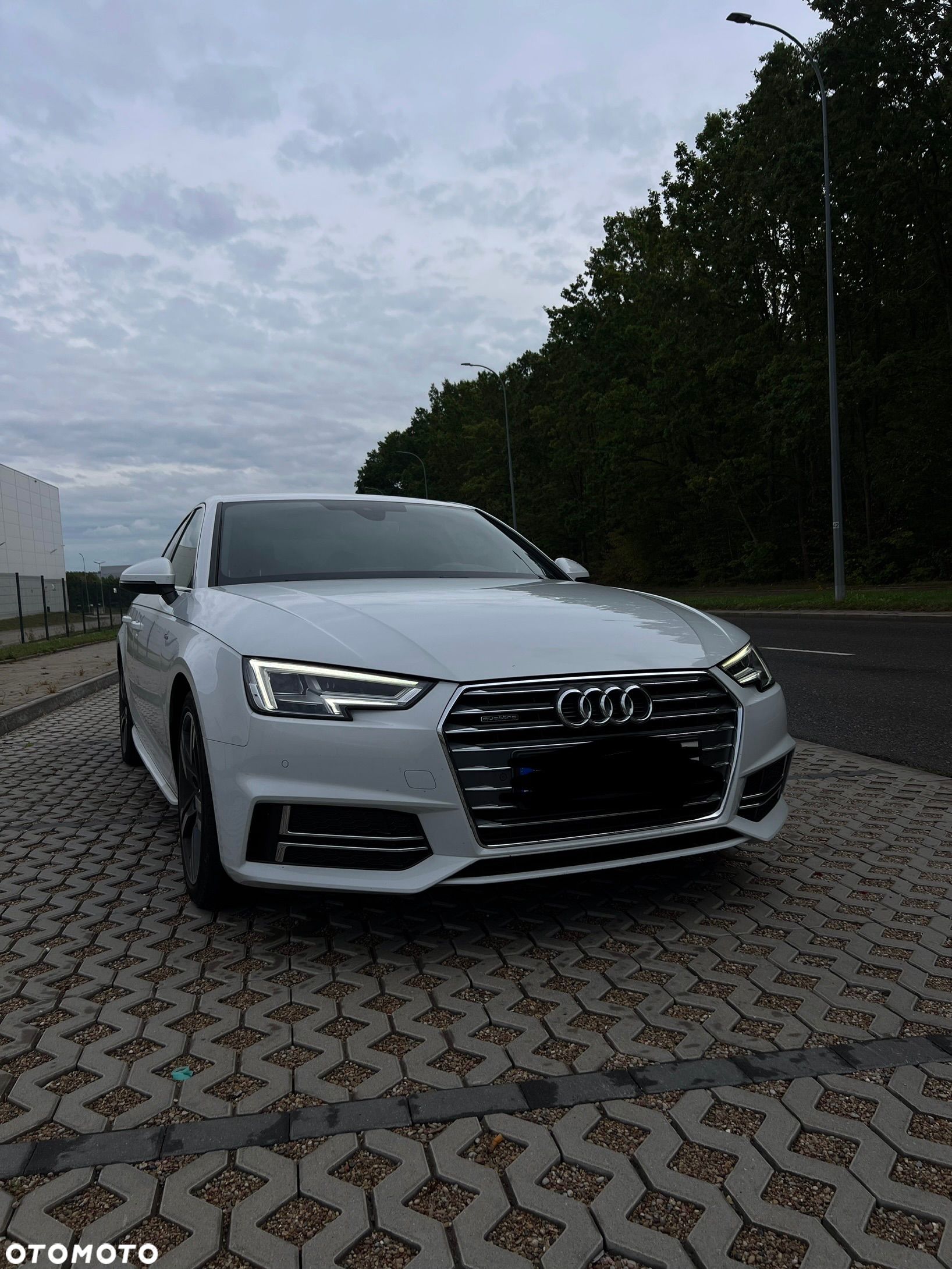 Audi A4 2.0 TFSI Quattro Design S tronic - 1