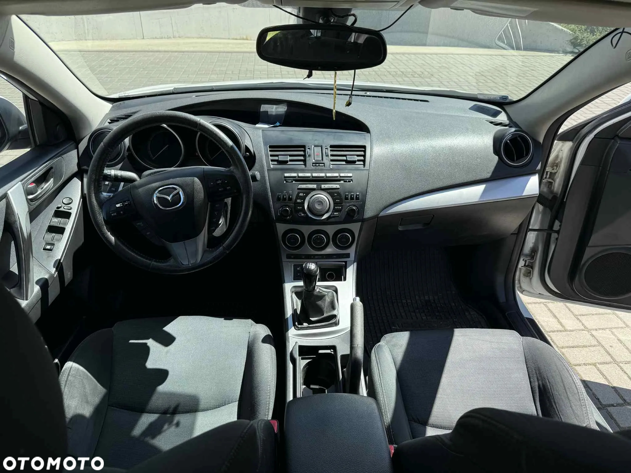Mazda 3 1.6 Exclusive + - 9
