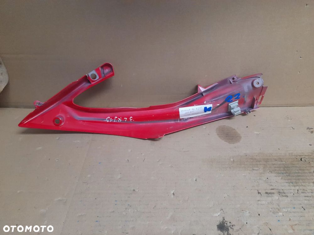 YAMAHA R6 RJ15 08-11 Owiewka prawa bok łyżwa - 2