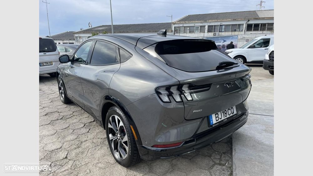 Ford Mustang Mach-E Premium AWD - 5