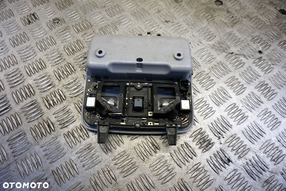 LAMPKA PODSUFITKI PRZEDNIA OŚWIETLENIE KABINY I30 I 92800-2L100-TX HYUNDAI 2007-2010 - 4