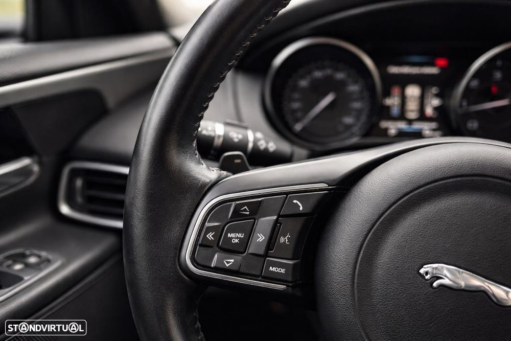 Jaguar XE 20d Aut. Prestige - 47