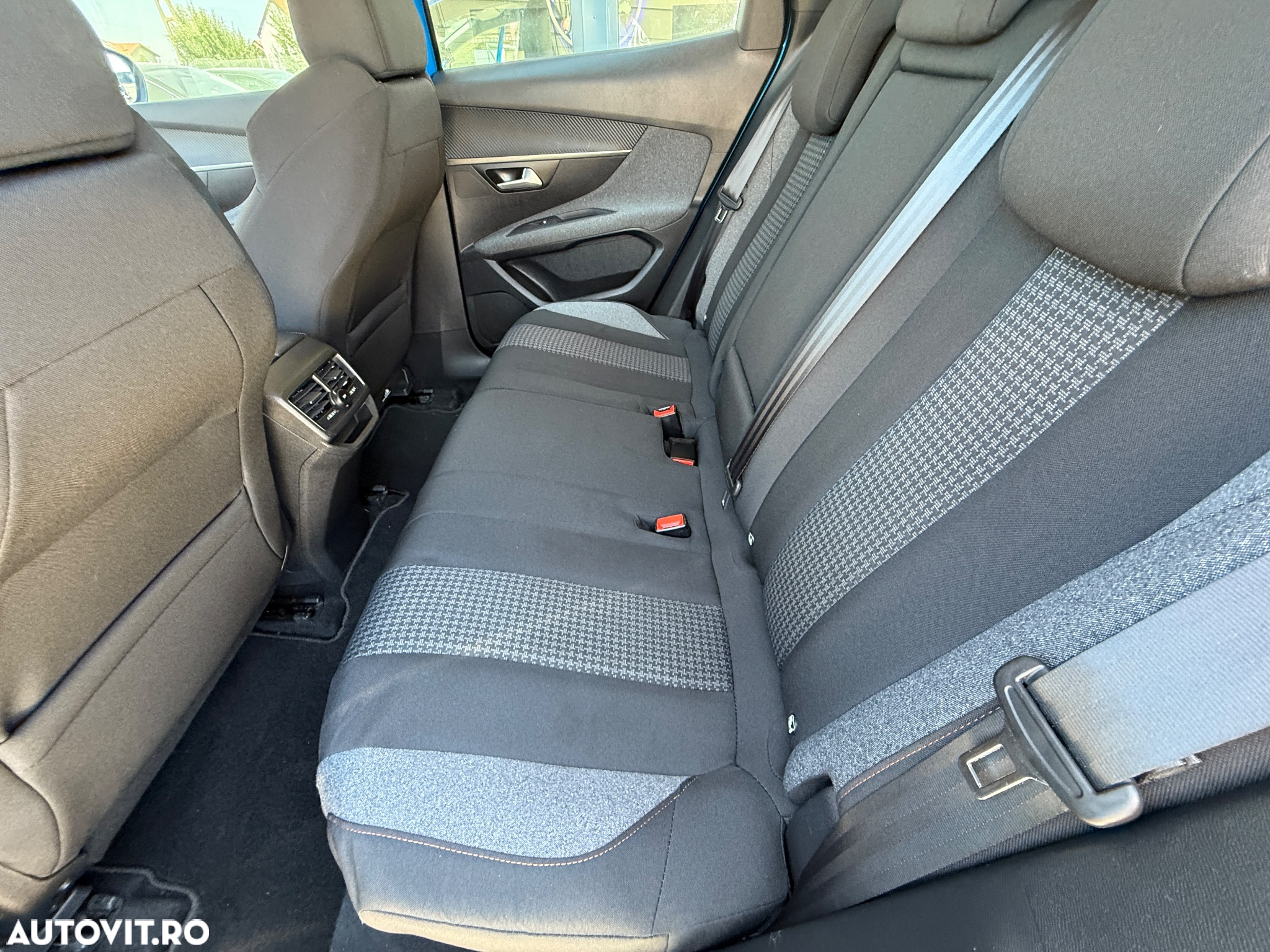 Peugeot 3008 PureTech 130 Stop & Start GPF EAT8 Allure Pack - 17