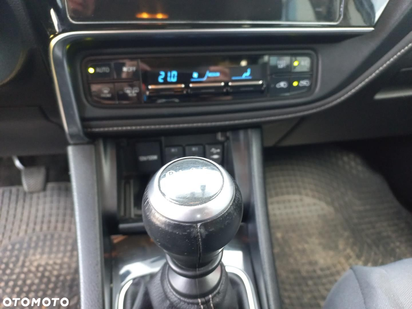 Toyota Auris 1.6 D-4D Comfort - 23