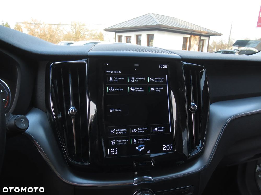 Volvo XC 60 T4 Momentum Pro - 20