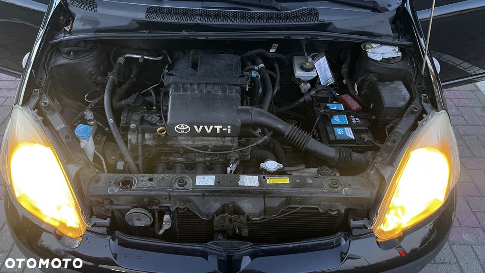 Toyota Yaris 1.0 - 9