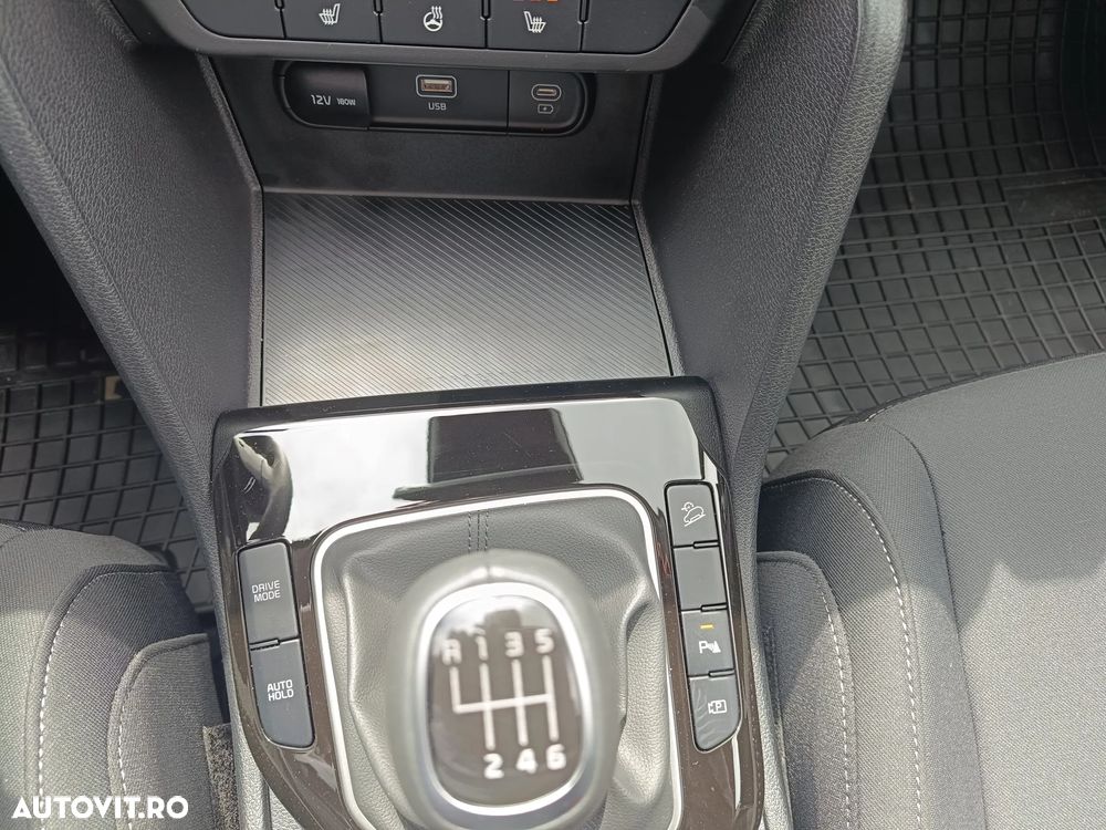 Kia Sportage 1.6 T-GDI 6MT HP 4x2 MHEV Urban - 17