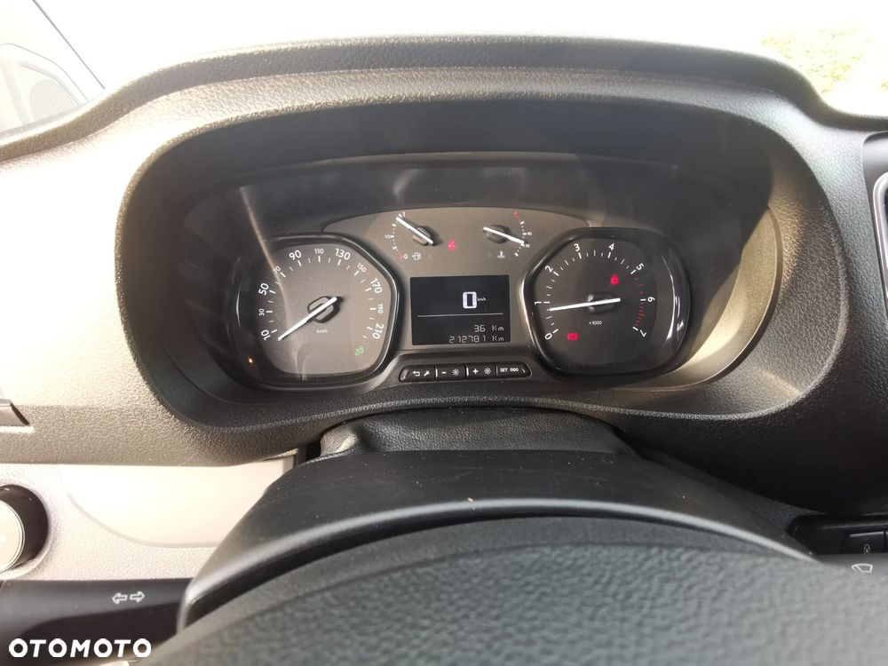 Peugeot Expert L2H1 FlexCab Grip - 17