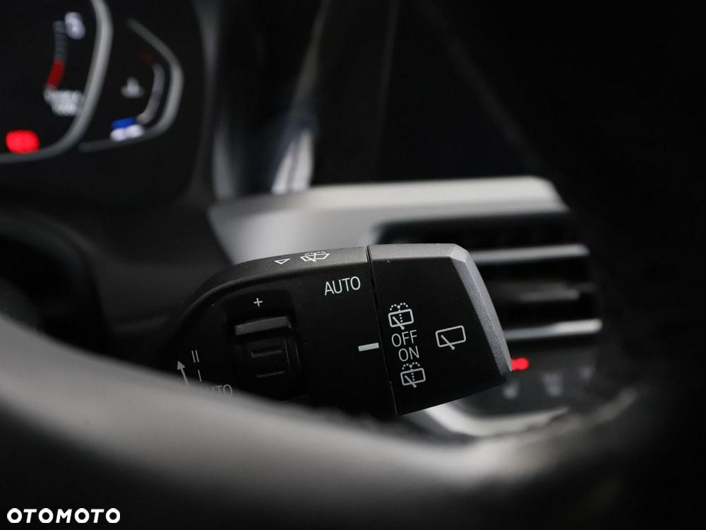 BMW Seria 3 320d MHEV Advantage - 34