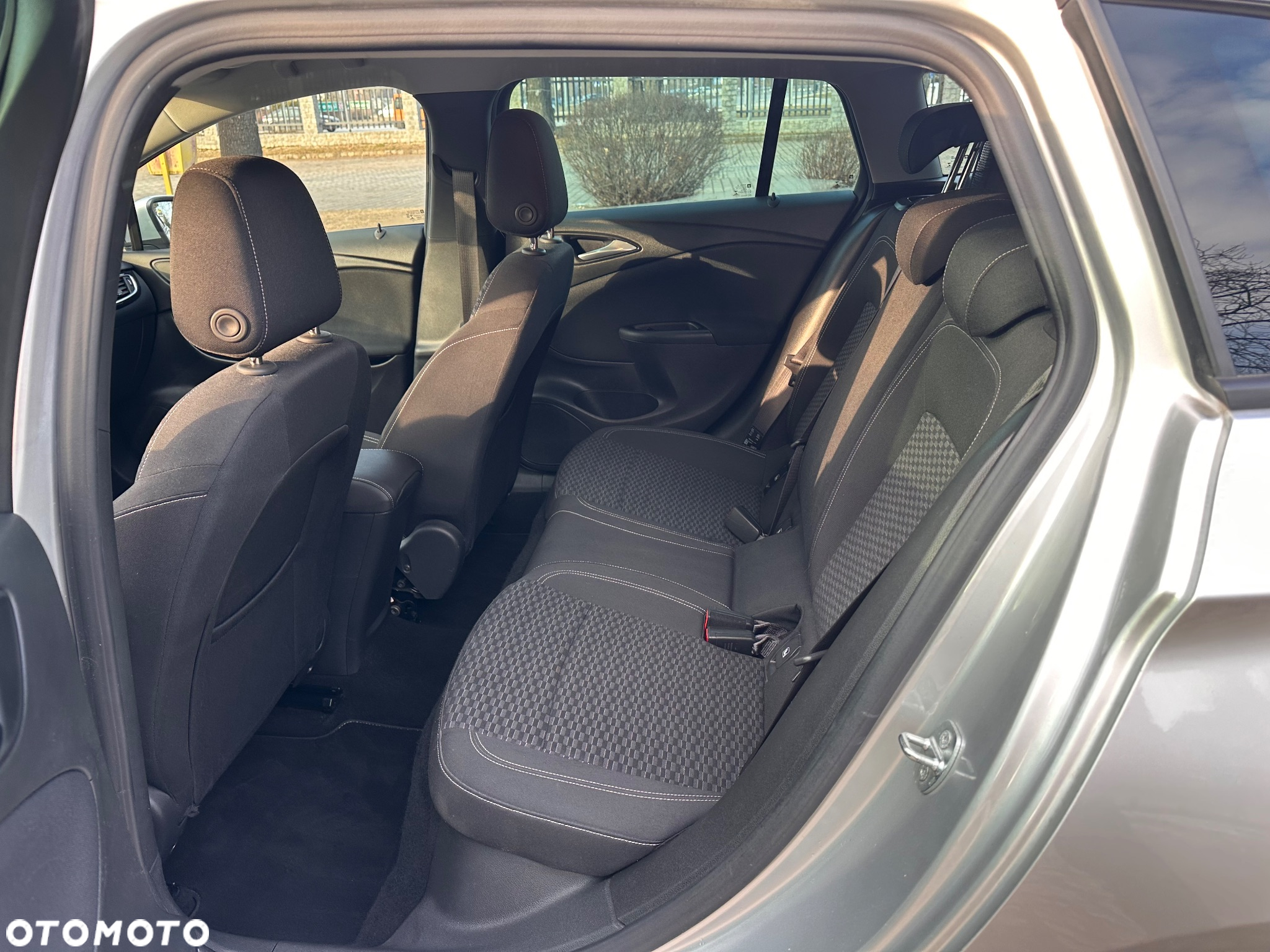 Opel Astra 1.4 Turbo Edition - 27