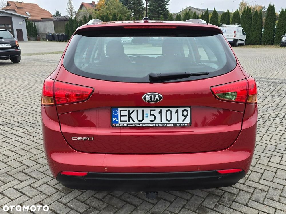 Kia Ceed - 11