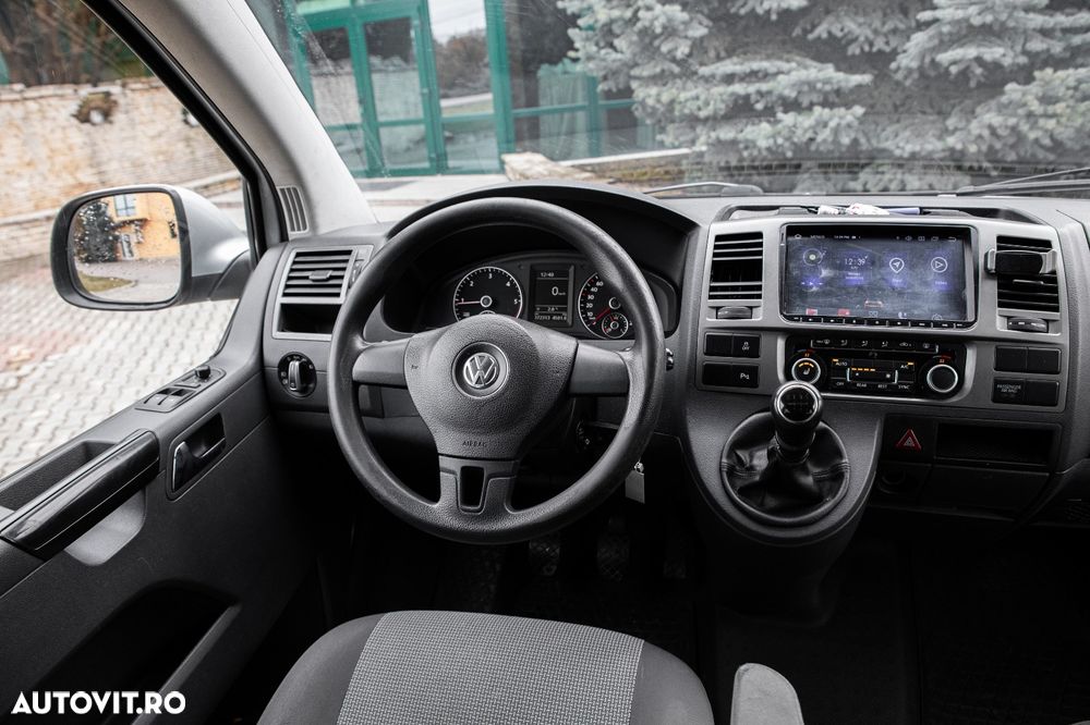 Volkswagen Caravelle - 7