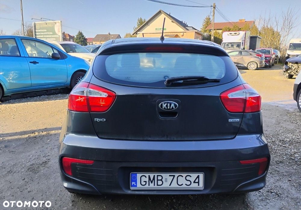 Kia Rio - 18