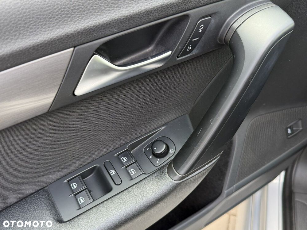 Volkswagen Passat - 16
