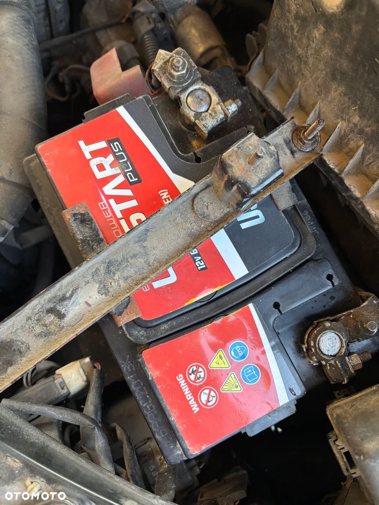 Toyota Avensis 2.0 VVT-i High - 8