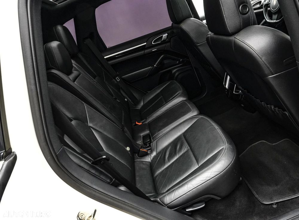 Porsche Cayenne - 16