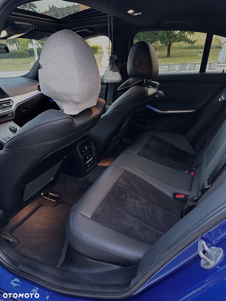BMW Seria 3 330i M Sport - 29