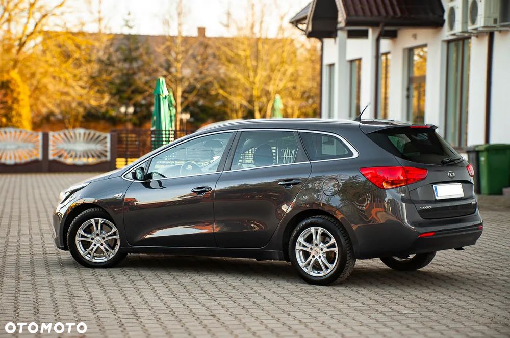 Kia Ceed - 8