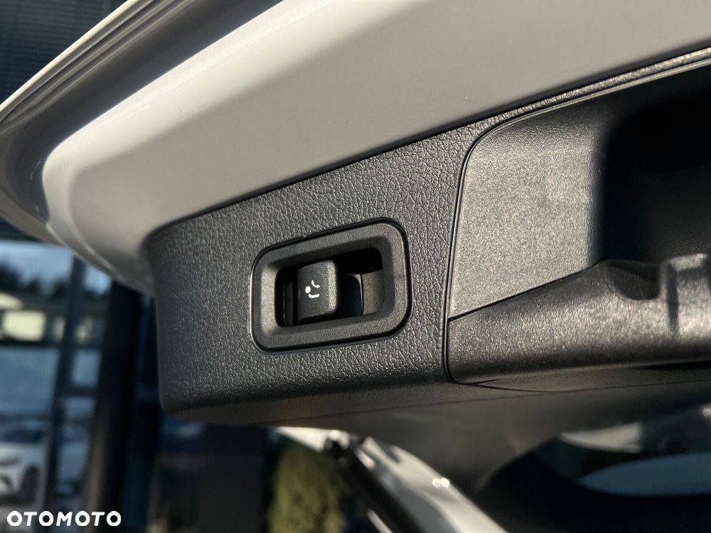 Mercedes-Benz GLB - 22