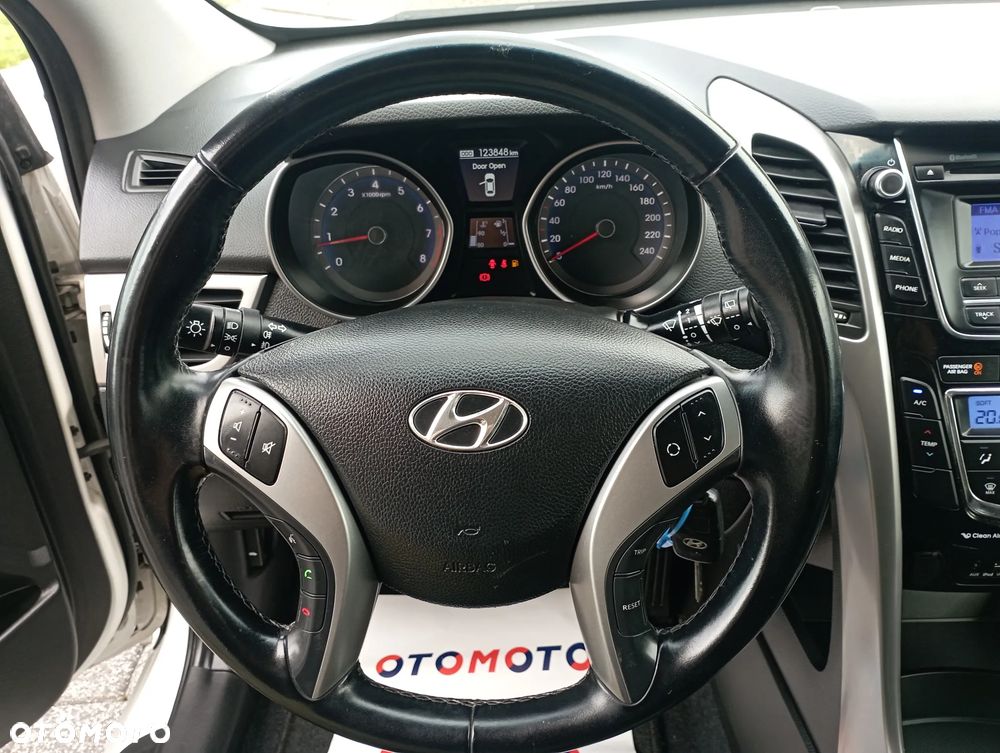 Hyundai i30 1.4 Premium - 11