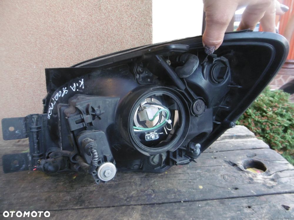 lampa Prawa Kia Sportage II - 2