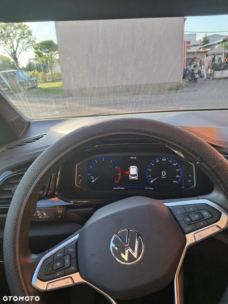 Volkswagen T-Roc 1.5 TSI R-Line - 16