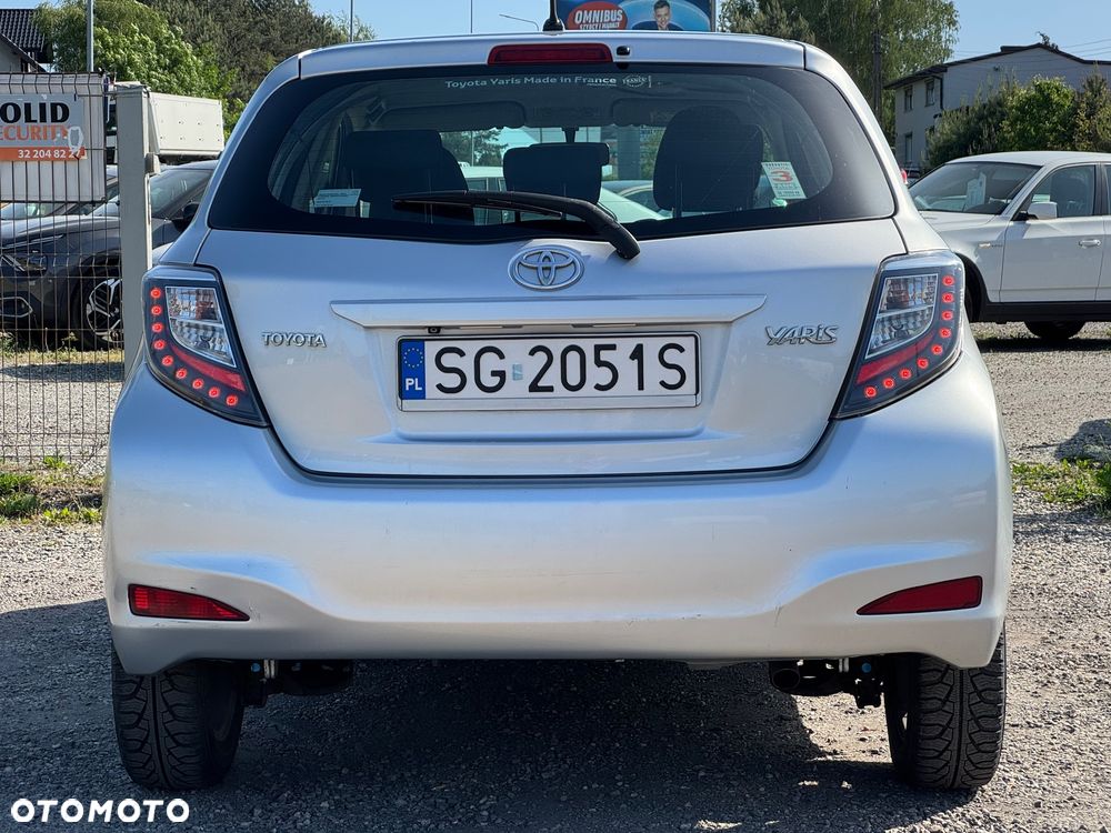 Toyota Yaris 1.4 D-4D Premium - 13