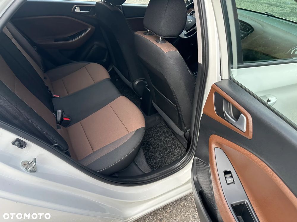 Hyundai i20 1.2 Elegant - 32