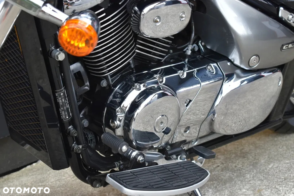 Suzuki Intruder - 25