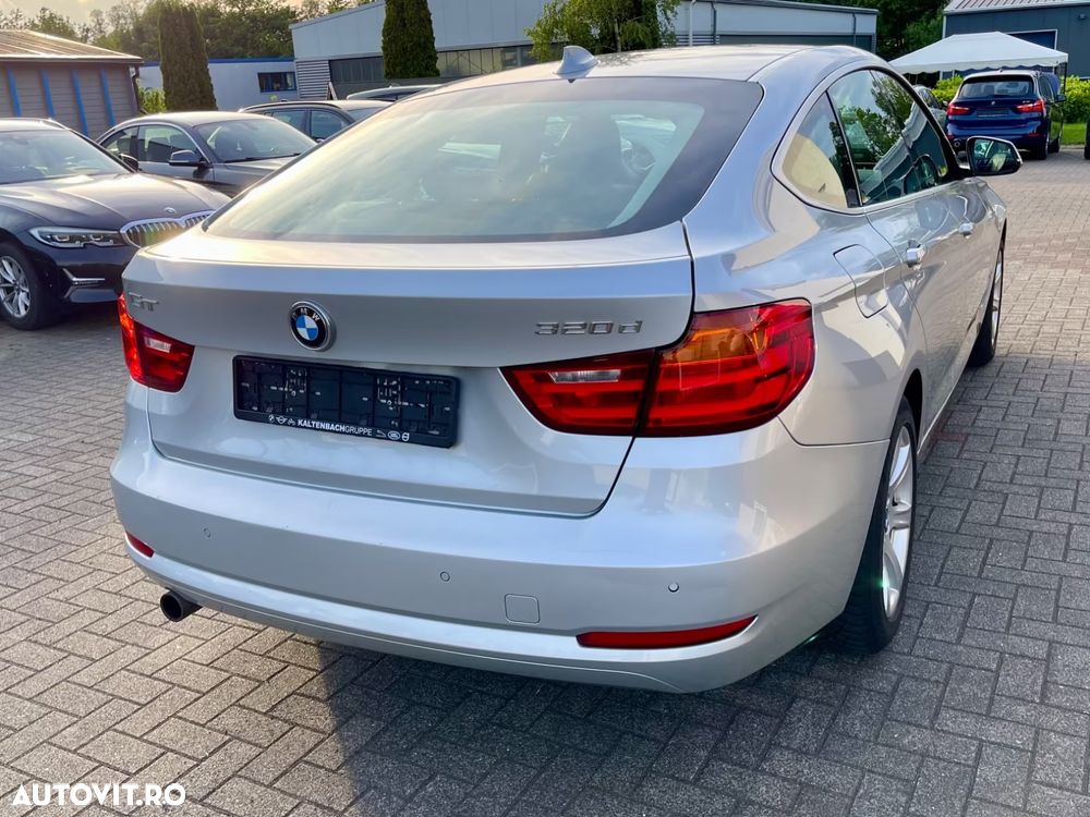 BMW Seria 3 320d Aut. Luxury Line - 8