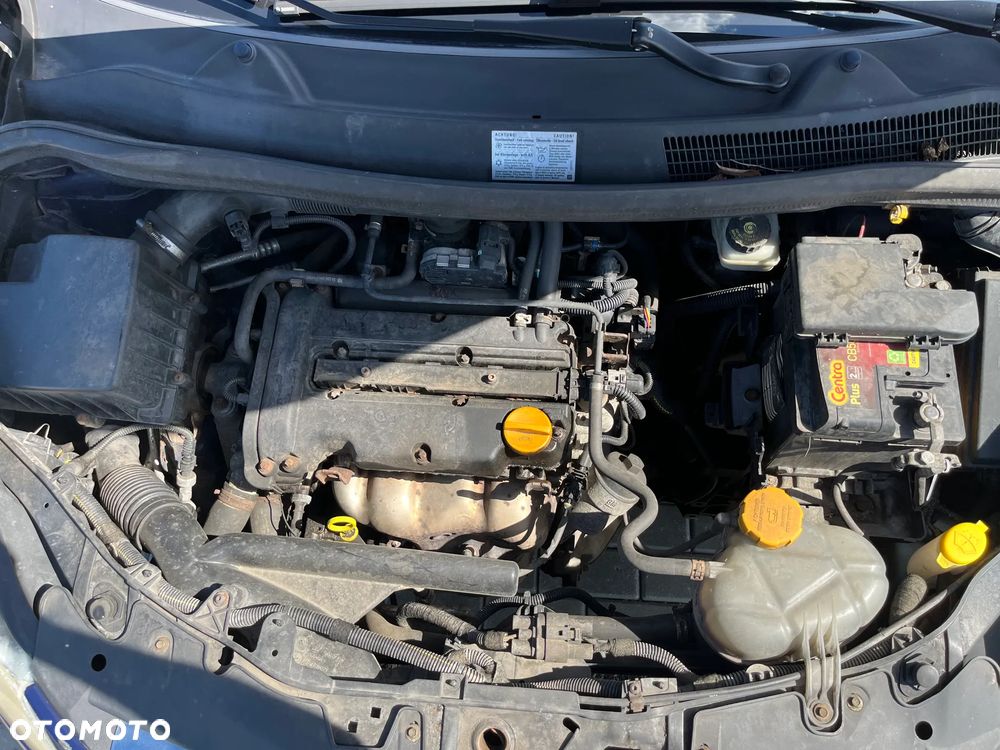 Opel Corsa 1.2 16V Cosmo - 25